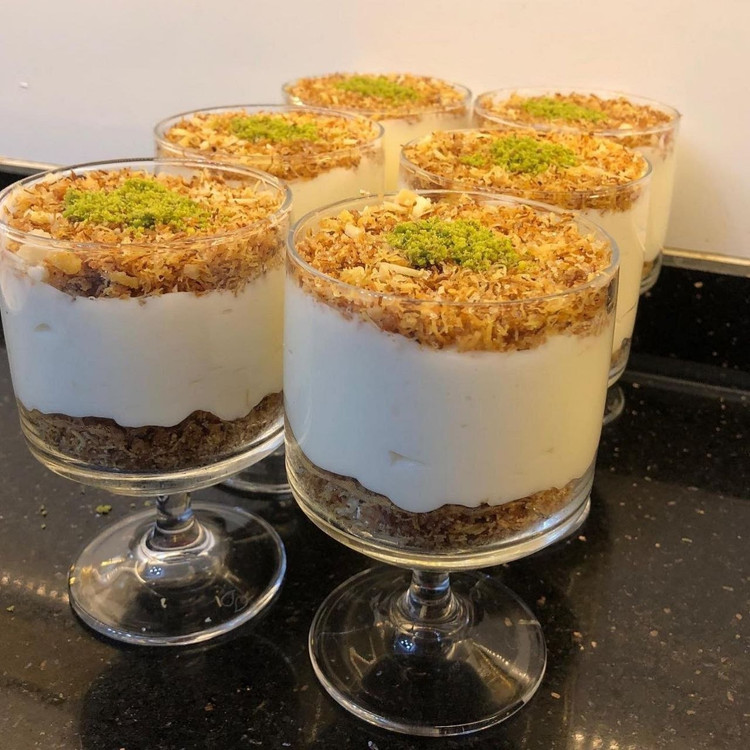 گیلاس و دسرخوری tower